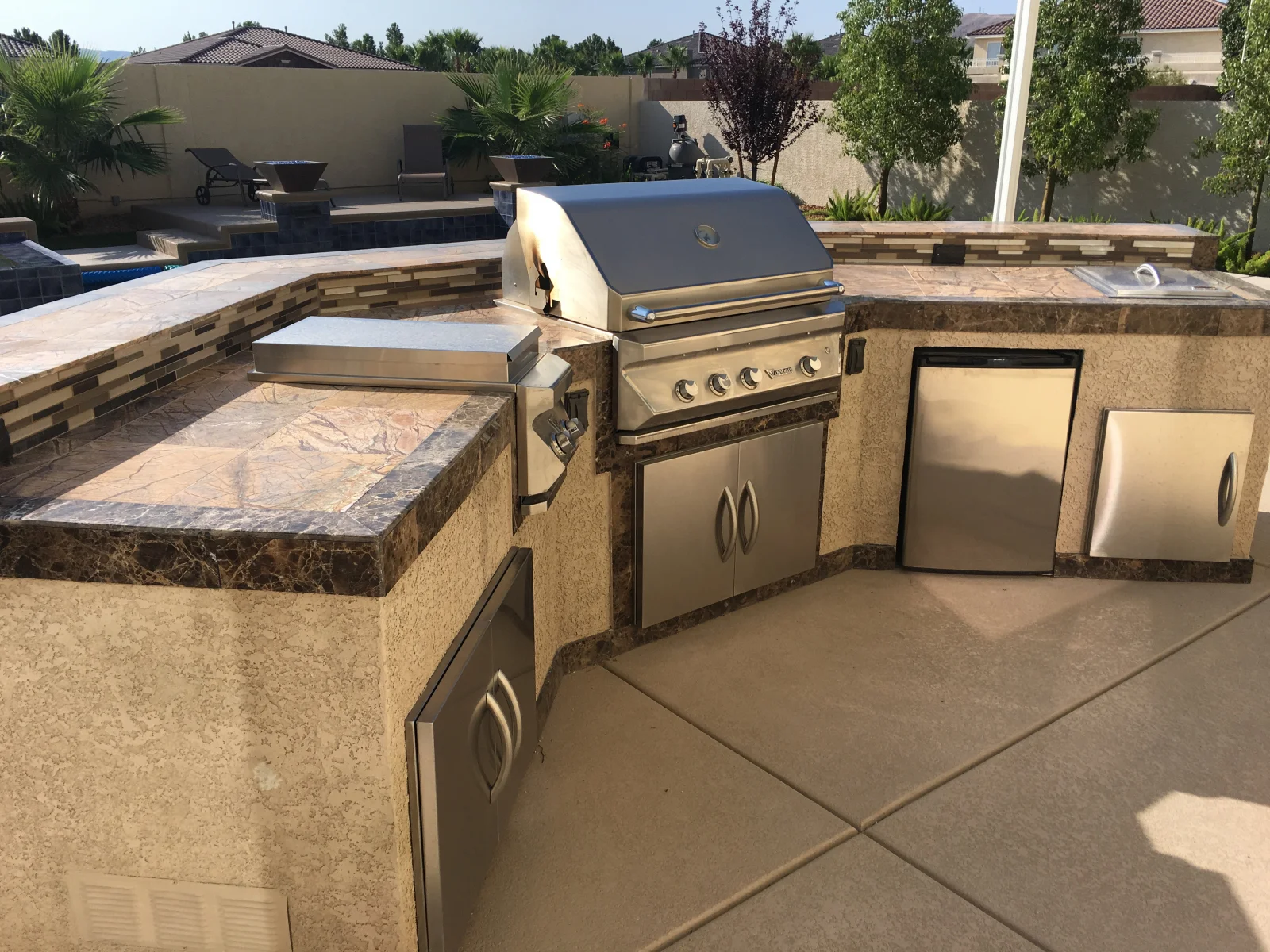 Outdoor Kitchen